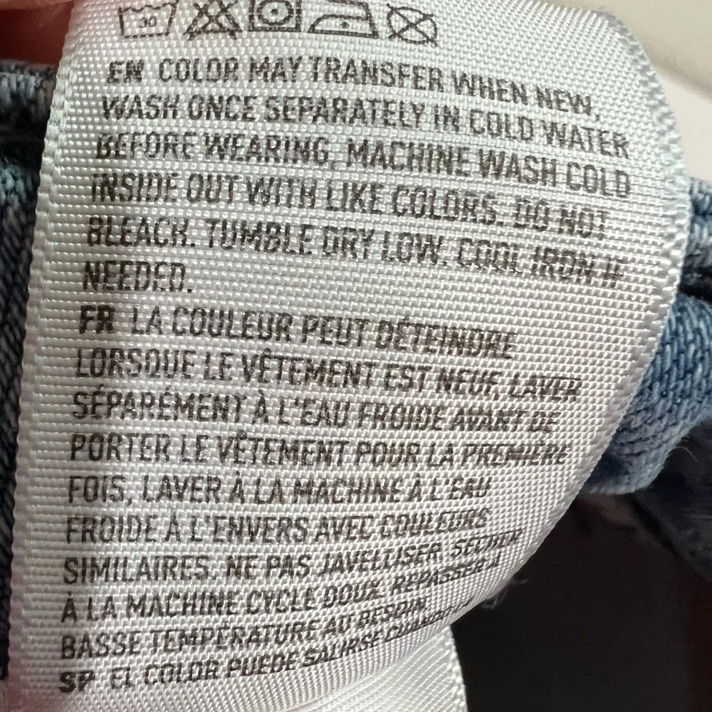 American Eagle Distressed Light Wash Slim Straight Jeans 33x32